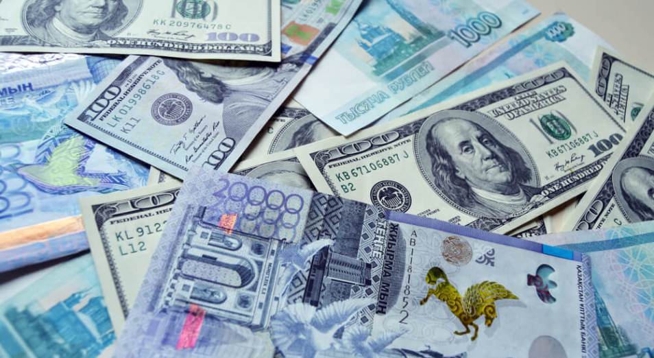 Курсы валют на 10 октября: курс доллара - 390.09, курс ...